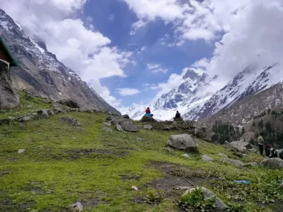 Explore the beauty of Har ki dun trek with Himalaya Shelter!