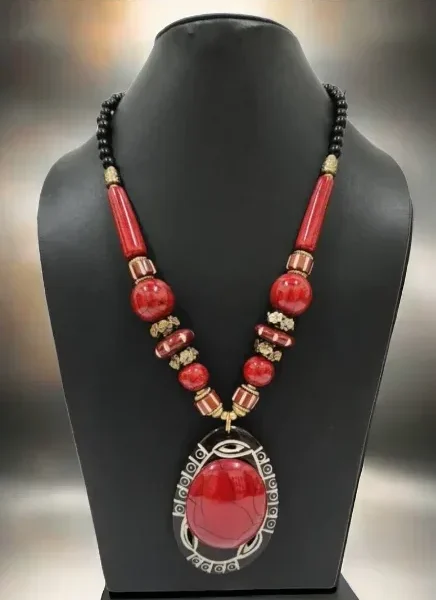 RED ACRYLIC BEAD NECKLACE : Must Add in your style